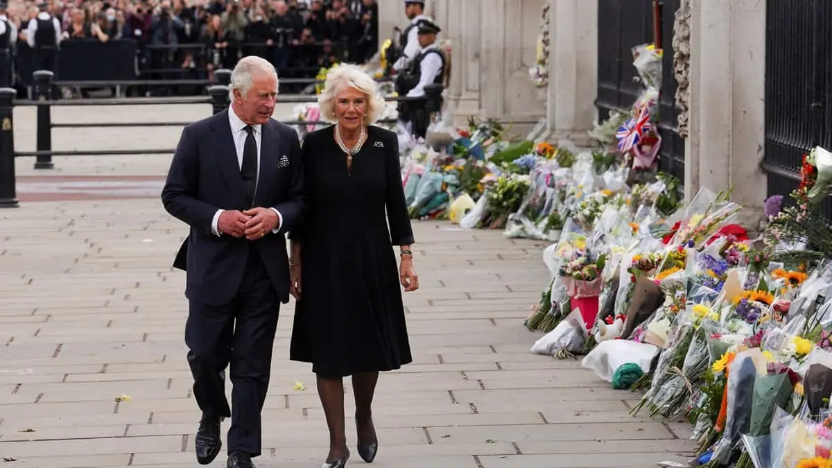 El rey Carlos III da su primer discurso a la nación en Buckingham
