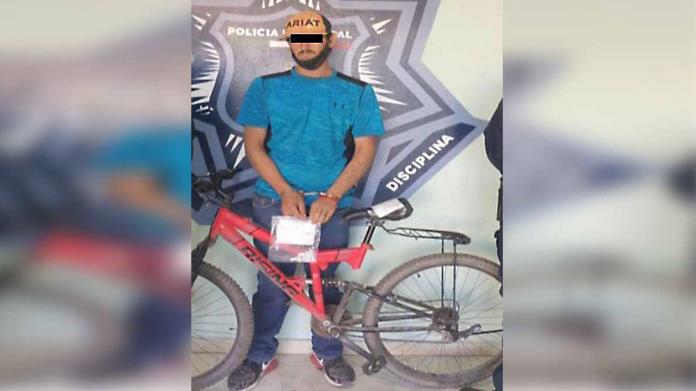 Detienen a ciclista con droga Detienen a ciclista con droga