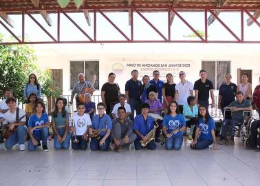 Rotarios llevan alegría al Asilo San Juan de Dios