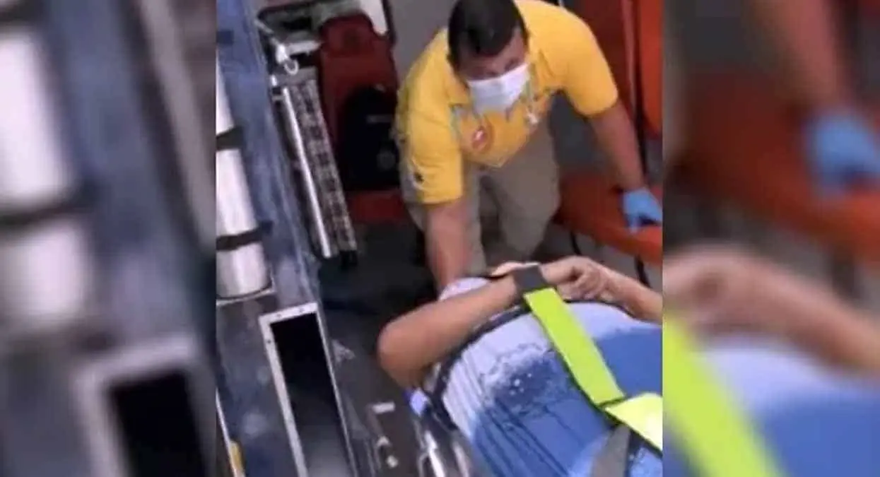 Influencer lleva fiesta erótxxx a asilo y abuelita sufre infarto