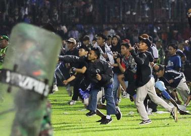 VIDEO. Estampida en estadio mata a 130 personas, 17 eran niños