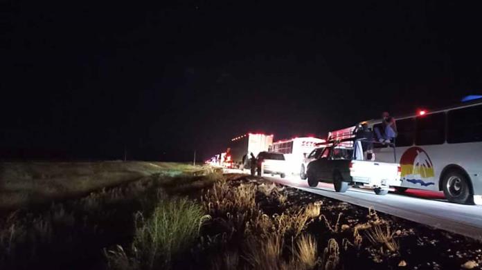 Bloquean carretera por persona detenida