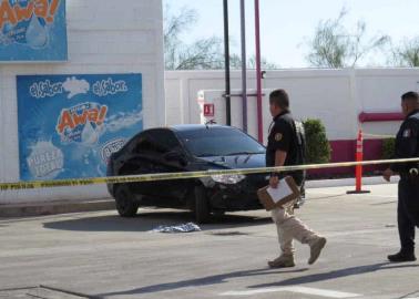 "Levantan" a uno en gasolinera de la 200