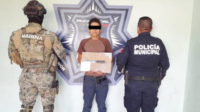 “Cae” presunto ladrón armado “Cae” presunto ladrón armado