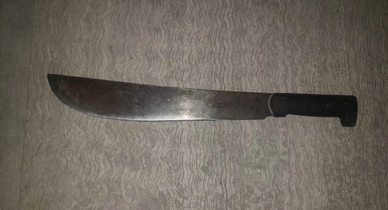  Capturan a sujeto con machete y droga
