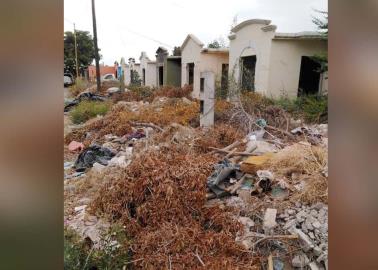 Van por casas abandonadas