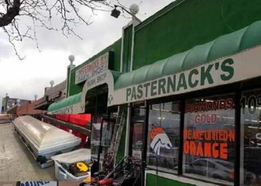 Ante la difícil situación económica, empeñan ataúd usado