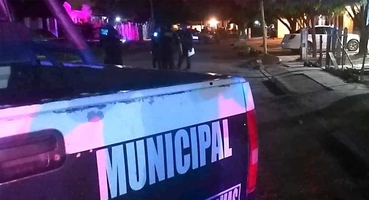 Acusa a su expareja de golpearla