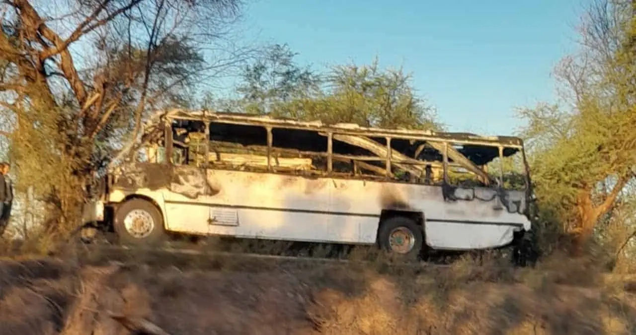 Se incendia camión en el Valle del Yaqui