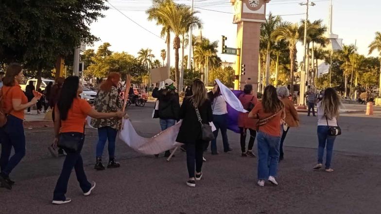 Marchan por Día Naranja