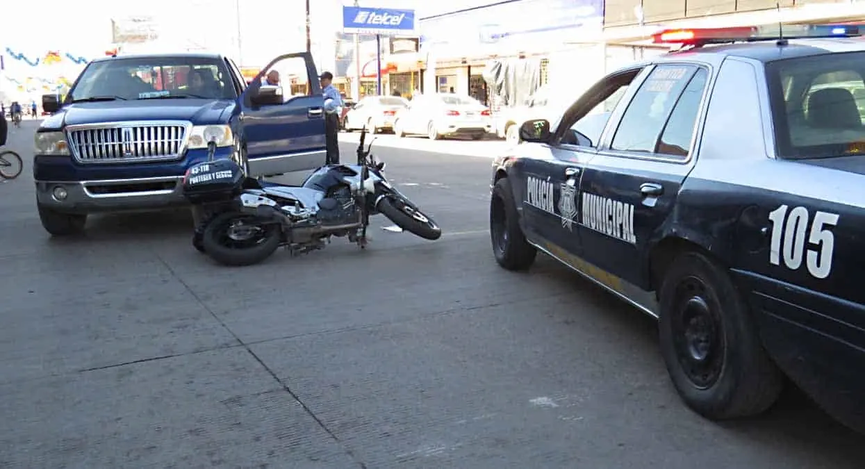 Choca agente de Tránsito en pleno Centro