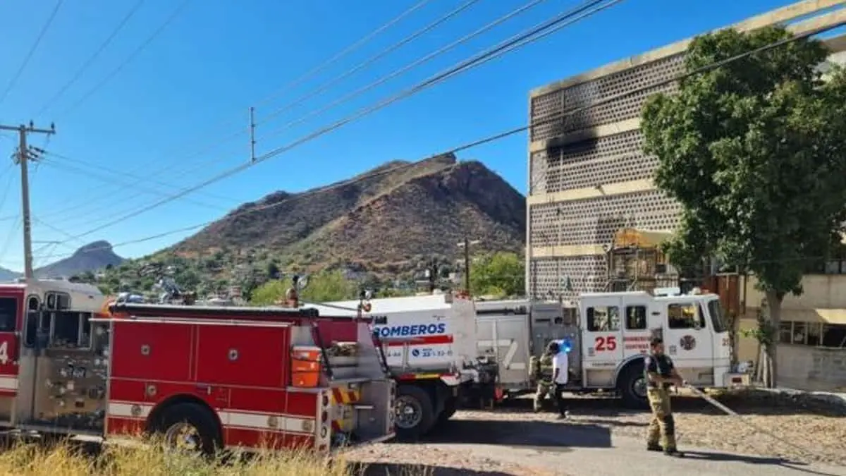 Incendio en Multifamiliares de Guaymas