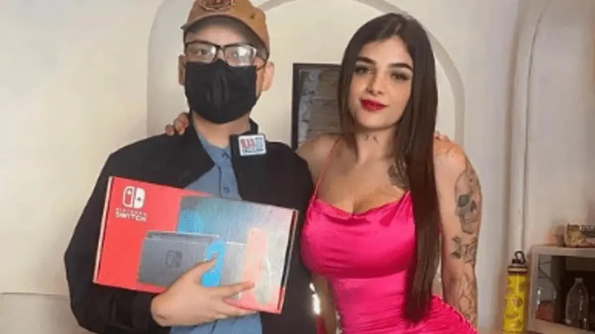 Karely Ruiz devastada por muerte de joven al que pagó sus quimios