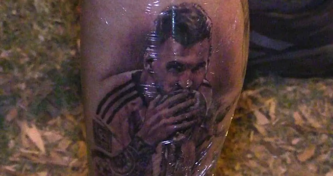 Fervor por tatuajes de Messi en Argentina