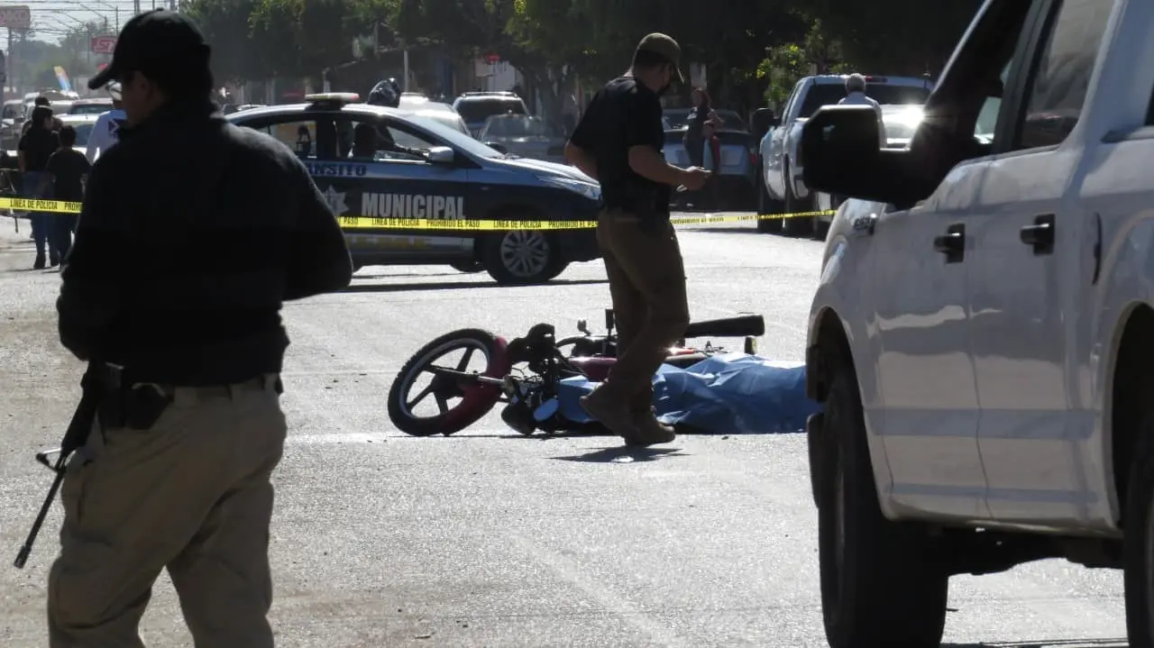 Ejecutan a motociclista en la México