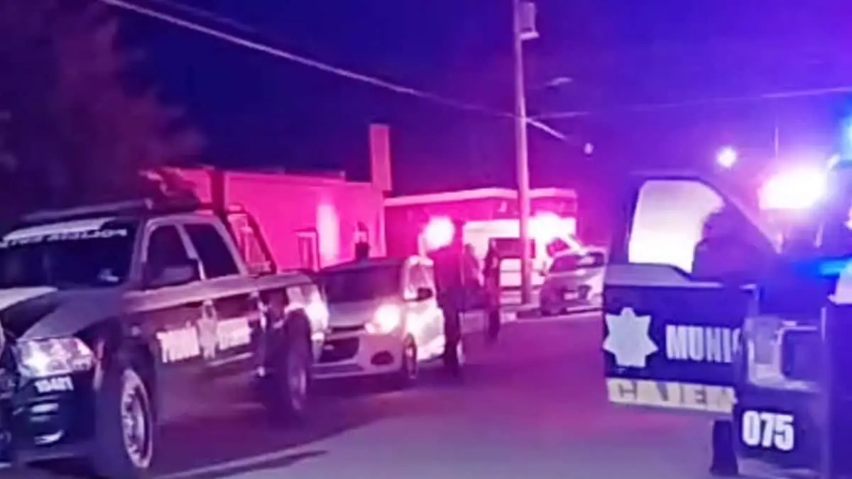 Balean a hombre y mujer