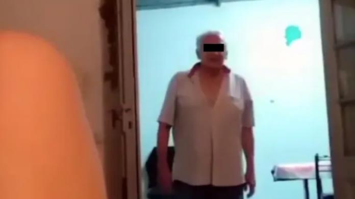 “Déjame tocarte poquito”, dice abuelo a su nieta adolescente “Déjame tocarte poquito”, dice abuelo a su nieta adolescente