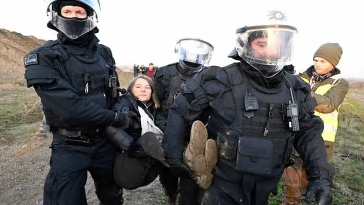 Policía detiene a Greta Thunberg en Alemania
