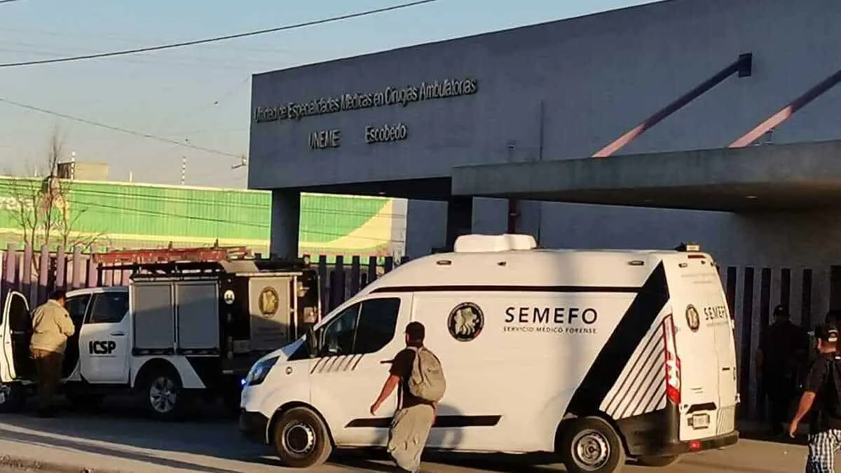 Muere bebé de un año al caer en una cubeta con agua