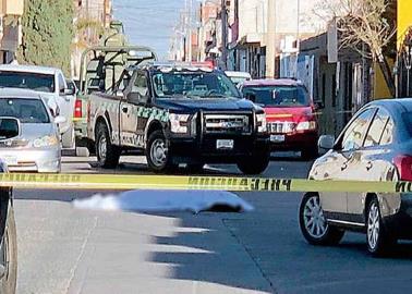  Ejecutan a mujer policía de vialidad frente a niños de primaria