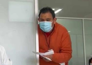 Médico humilla a empleado de Issste