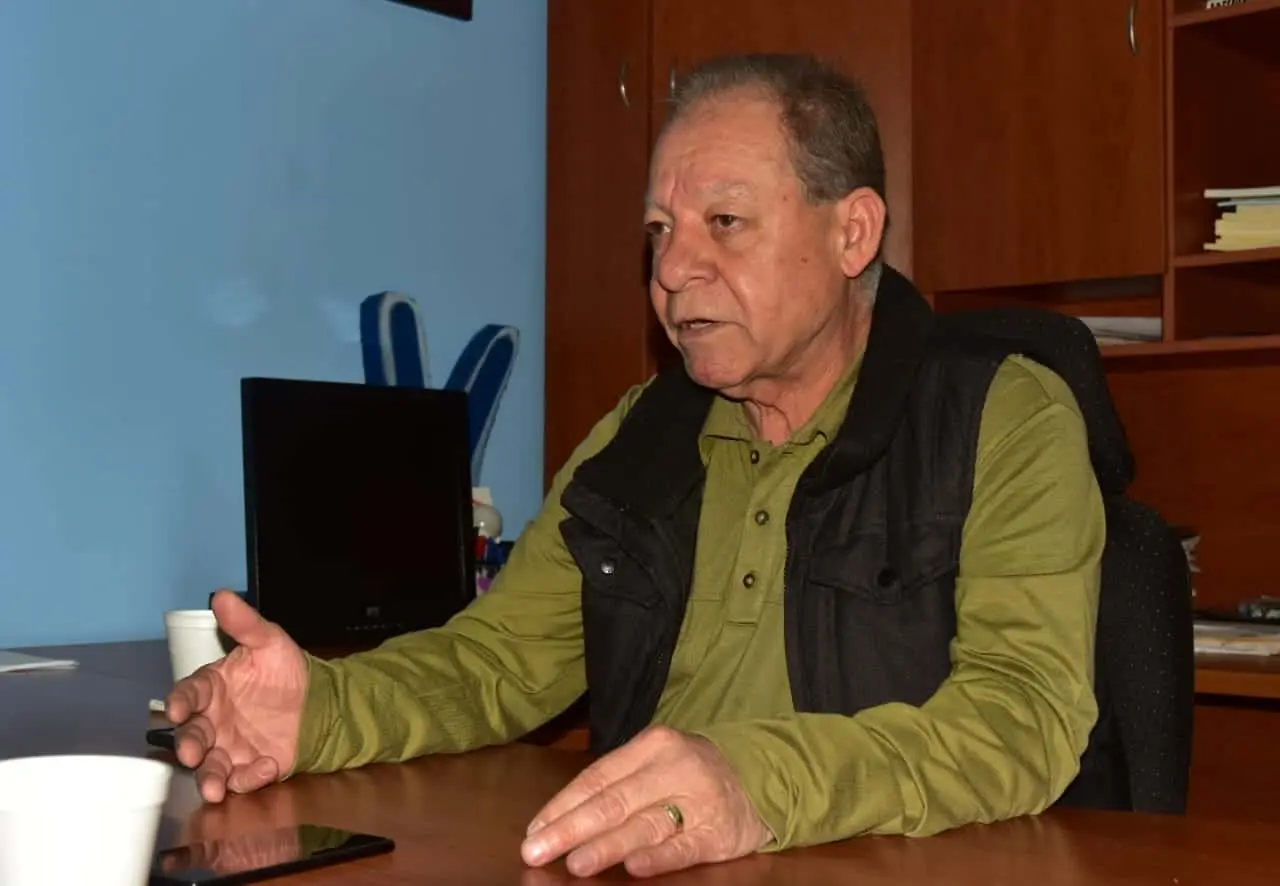 Debe Ayuntamiento trabajar con personal propio
