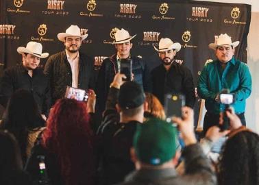 VIDEO. Amenazan a grupo norteño tras balacera en plaza comercial