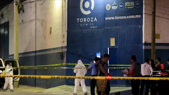 Mueren intoxicados en fábrica de productos químicos Mueren intoxicados en fábrica de productos químicos