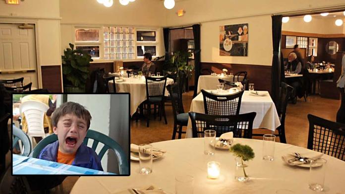 Prohíben a niños en restaurante en Estados Unidos por latosos