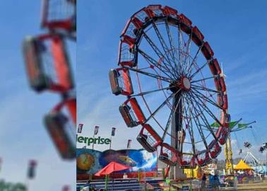 Video. Quedan atrapados en juego mecánico de feria