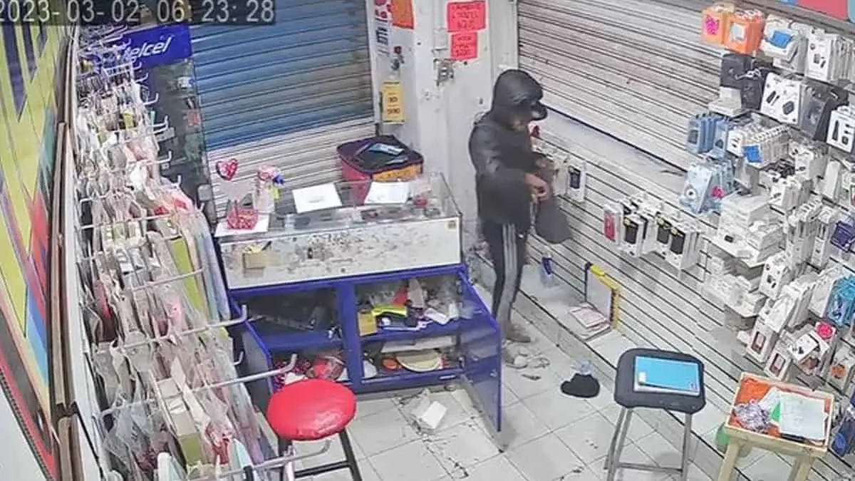 VIDEO. Visita ladrón tienda de celulares
