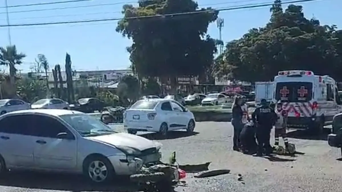 Chocan en problemático cruce
