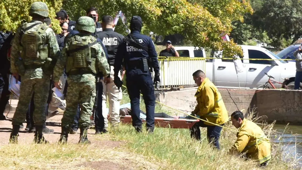 Flota cadáver de mujer en canal de la 300