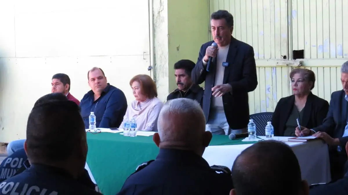 Mejorarán condiciones de policías: Lamarque
