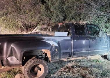 Abandonan convoy de camionetas