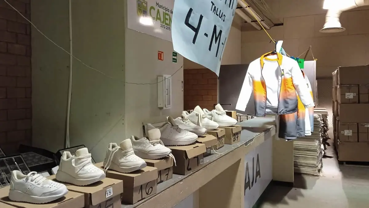 Termina la entrega de uniformes en Cajeme