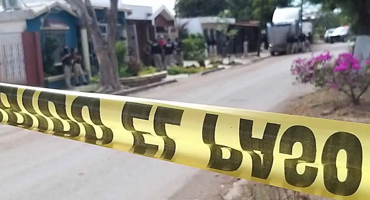 Asesinan a dos jóvenes en la Jardines del Valle