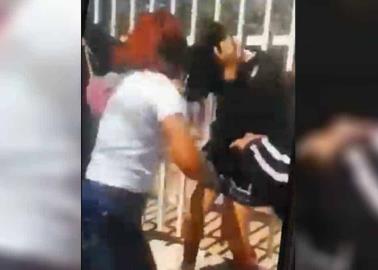 Video. Se agarran a golpes estudiantes de secundaria en BCS