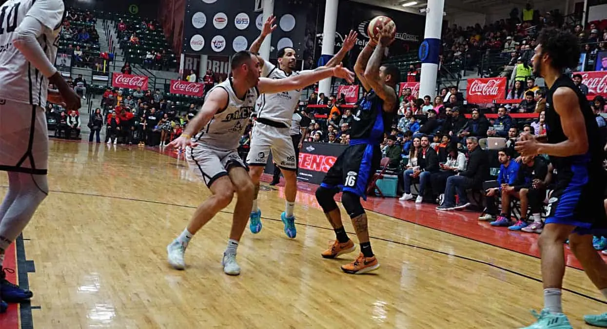 Halcones tropieza en la frontera ante Zonkeys