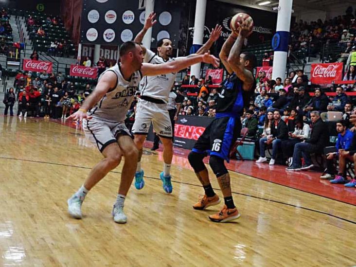 Halcones tropieza en la frontera ante Zonkeys Halcones tropieza en la frontera ante Zonkeys