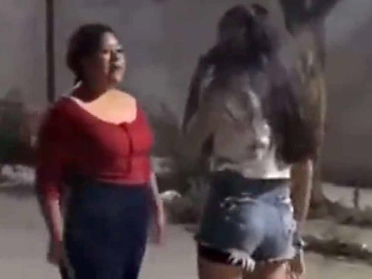 Diario del Yaqui VIDEO Madre enseña a golpes a su hija a defenderse del bullying