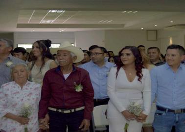 Aprovechan  y se casan gratis más de cien parejas en Navojoa