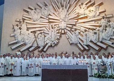 Renuevan promesas sacerdotales