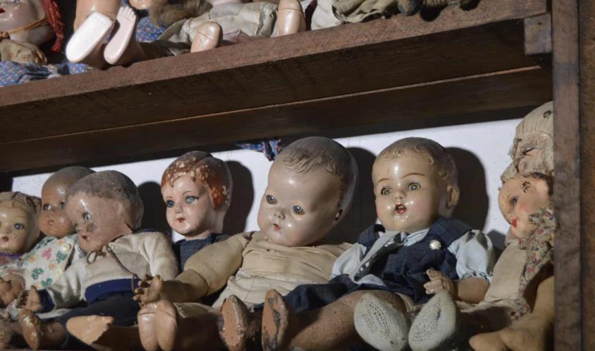 Conoce las muñecas con incrustaciones de dientes humanos en el Museo de Etchojoa