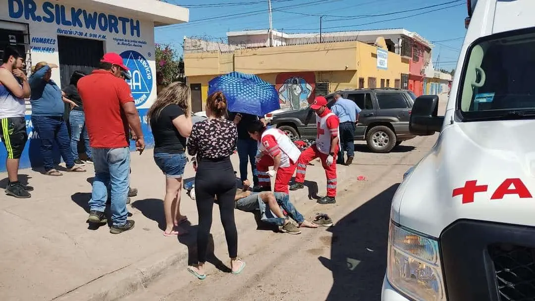 Manda a motociclista al hospital