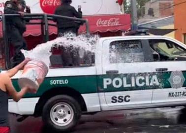 VIDEO. Mojan a policías de CDMX por Sábado de Gloria; así fue su reacción