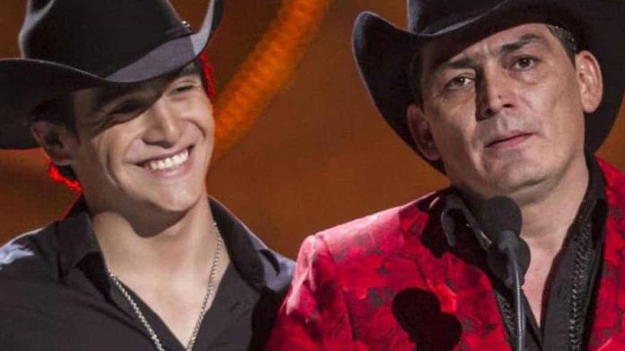VIDEO. José Manuel Figueroa llega a darle el último adiós a su hermano José Julián VIDEO. José Manuel Figueroa llega a darle el último adiós a su hermano José Julián