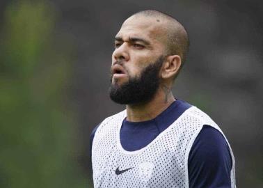 Dani Alves va por otro título en el futbol