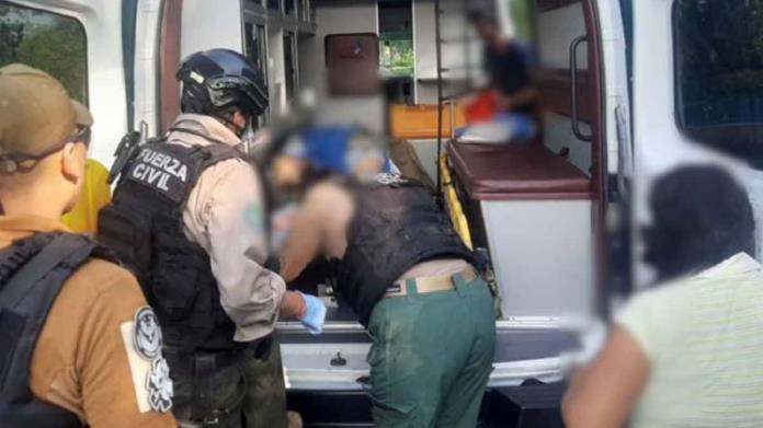 Jovencita da a luz entre el monte Jovencita da a luz entre el monte