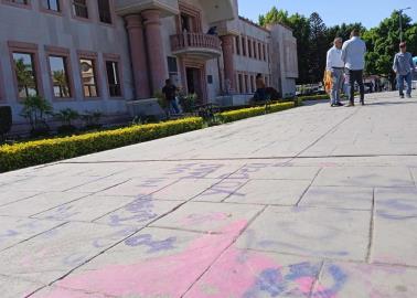 Pintas y consignas en Palacio Municipal de Cajeme deben retirarse: ciudadanos Pintas y consignas en Palacio Municipal de Cajeme deben retirarse: ciudadanos